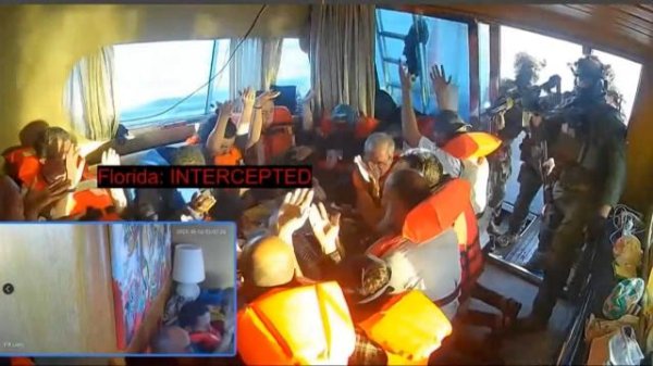 优股平台 以外交部称新一批171名“全球坚韧船队”活动人士被驱逐出以色列